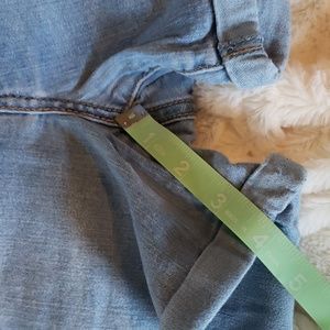 Levi stretchy shorts, inseam 4 inches size 32. Like new